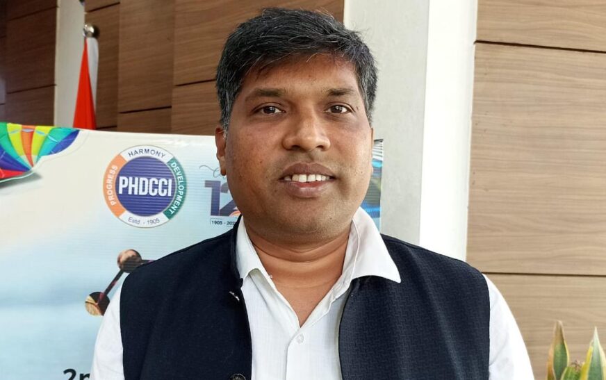 अर्पण बी. खरवा, शोध छात्र, वस्त्र इंजीनियरिंग